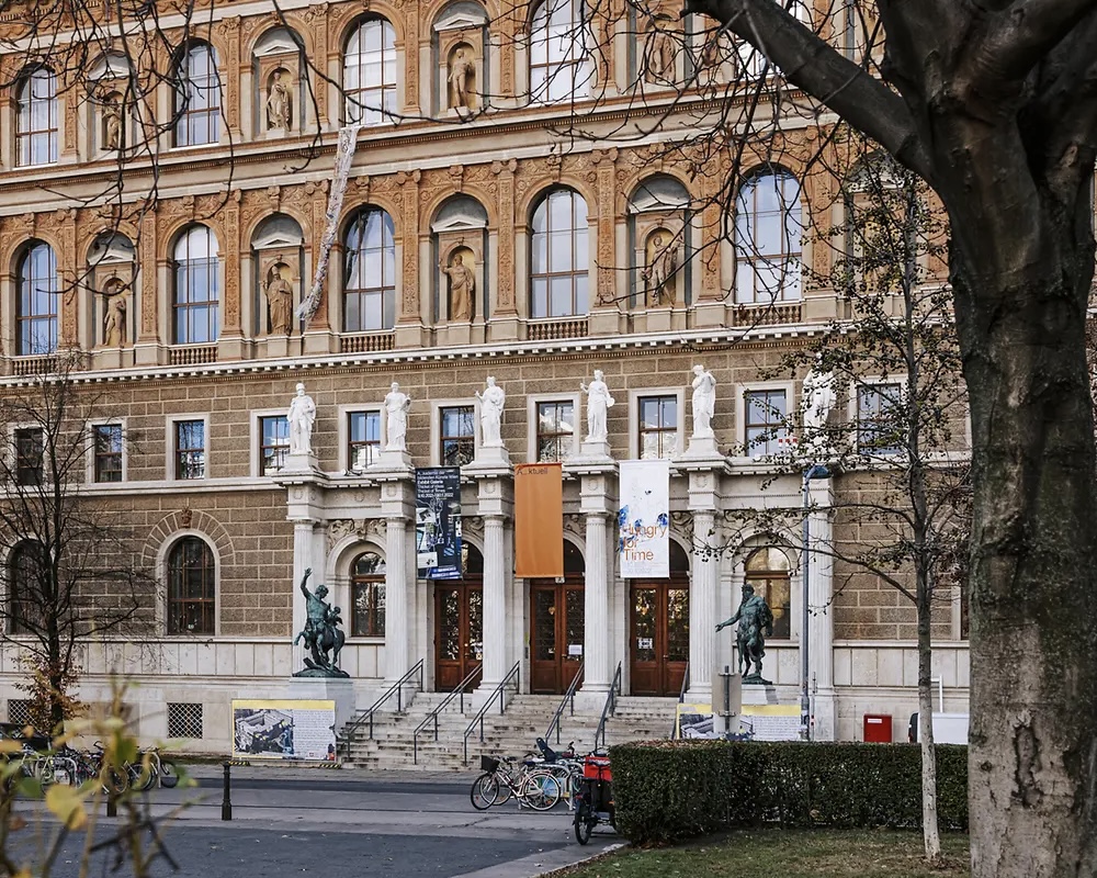 Академія образотворчих мистецтв Відня Study Roads