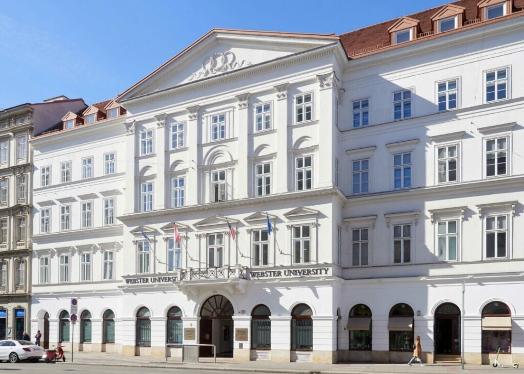 Webster Vienna Private University